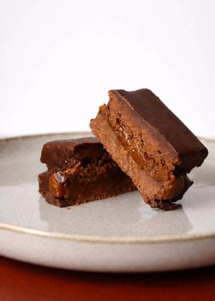 Alfajor proteico de chocolate